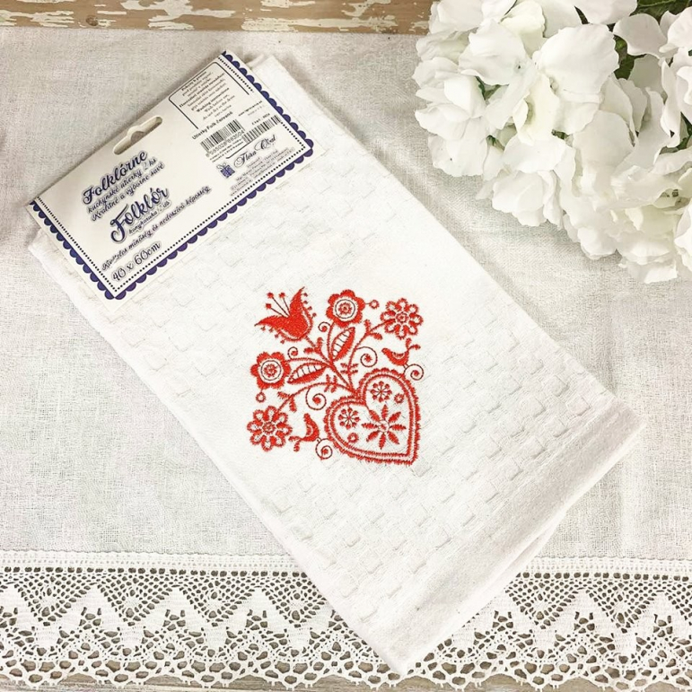 Utierka s folklórnym vzorom