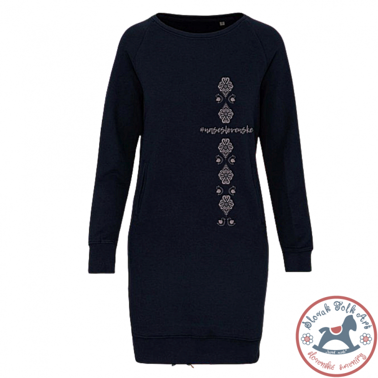 Dress with folklore...