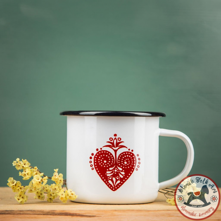 Enamel mug with a heart