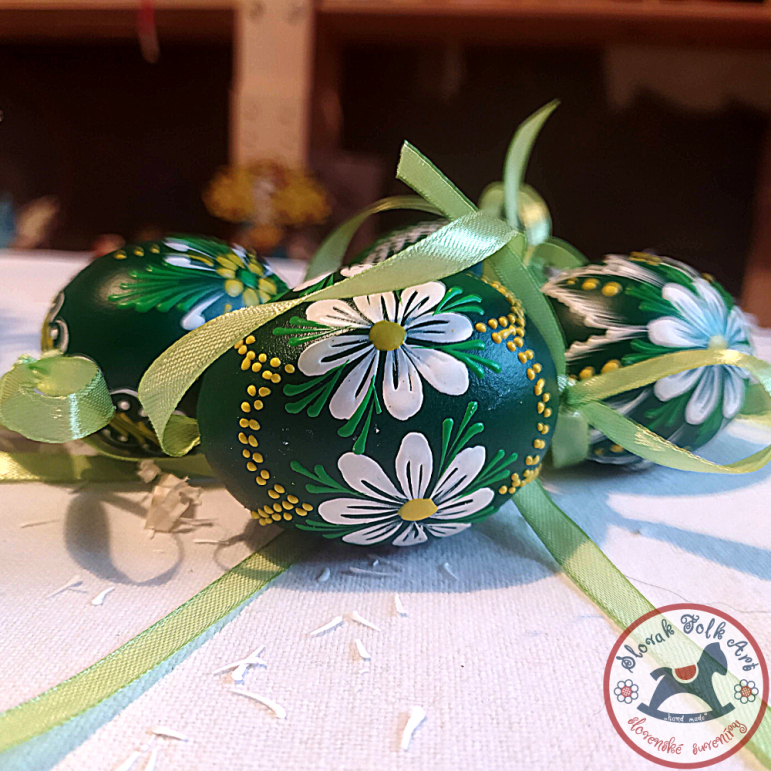 Waxy Easter egg (dark green)