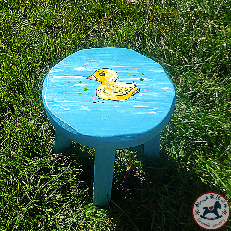 Wooden chair Dug